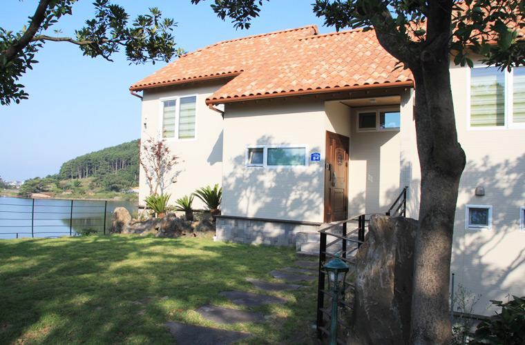 Jeju Lake Pension Exteriör bild