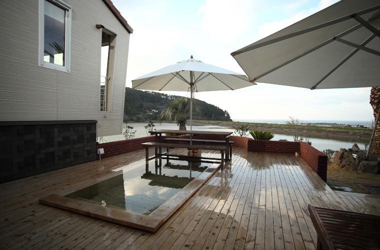 Jeju Lake Pension Exteriör bild