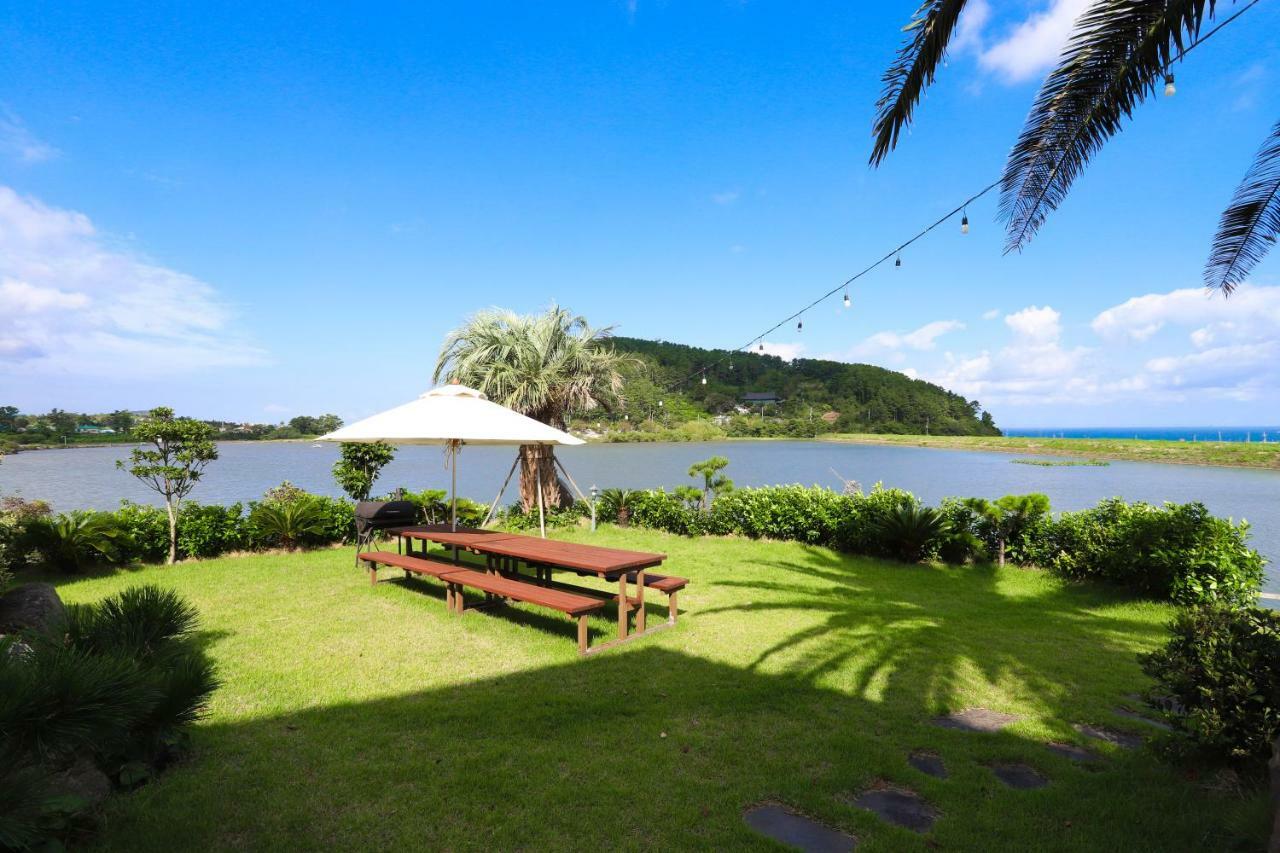 Jeju Lake Pension Exteriör bild